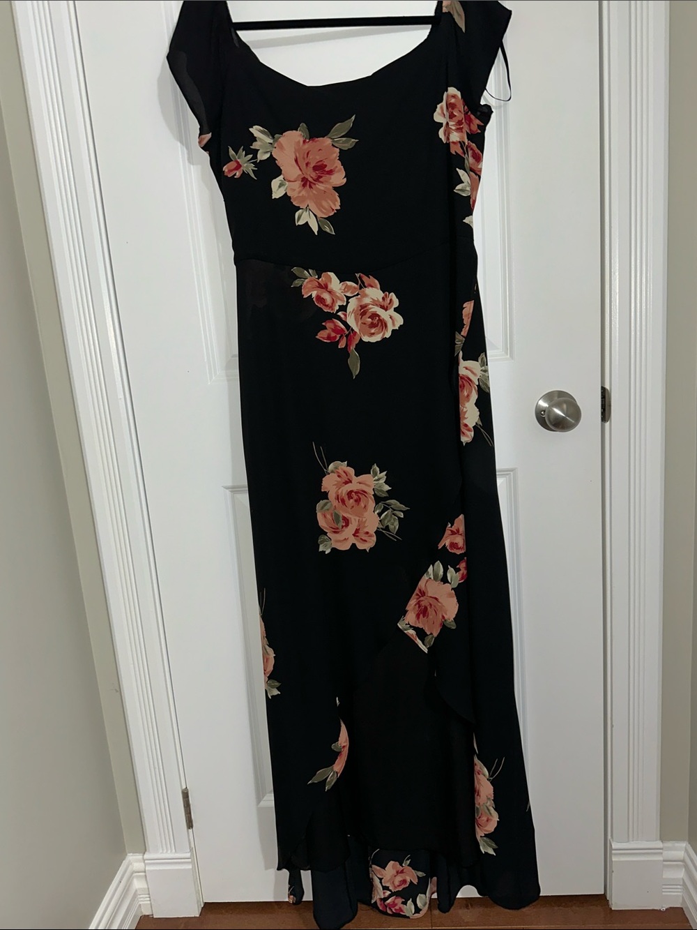 Sz L⭐️New Le Chateau Luxury Line Black Floral Faux Wrap  Dress PTP 20 - Picture 12 of 13